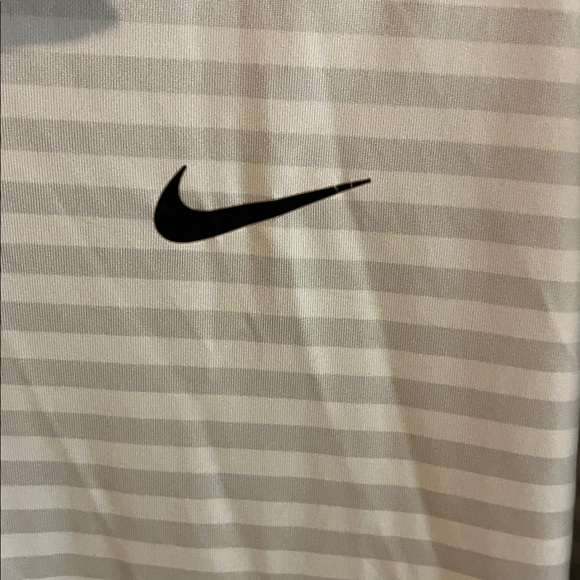 Nike Men's Golf Light Gray Striped Polo Shirt - Picture 3 of 3